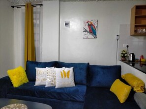 Smart TV - Petals Homestays, Charming 1-bed apartment in Nanyuki (Nanyuki)