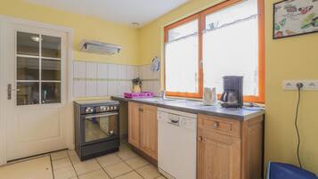 Køleskab, ovn, kogeplade, opvaskemaskine