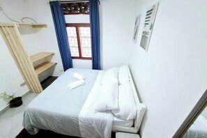 1 chambre, fer et planche à repasser, Wi-Fi, draps fournis