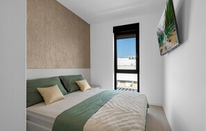 2 bedrooms, iron/ironing board, free WiFi