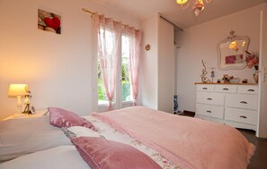1 chambre, lit parapluie
