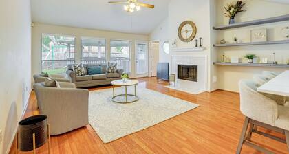 Private Yard + Gazebo: Quiet Houston Home