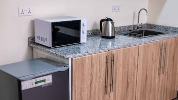 Comfort Studio, 1 Double Bed, Air conditioning, Ocean View | Room amenity