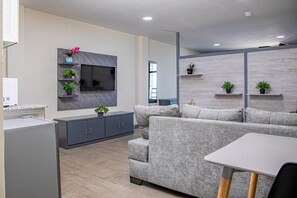 Premium Studio, 1 Double Bed, Air conditioning, Ocean View | Room amenity - Venue 360 (Freetown)