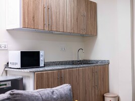 Comfort Studio, 1 Double Bed, Air conditioning, Ocean View | Room amenity