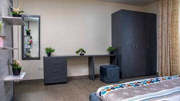 Premium Studio, 1 Double Bed, Air conditioning, Ocean View | Room amenity