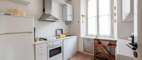 Apartment, 2 Bedrooms | Private kitchen
