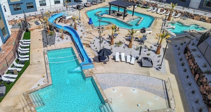 25 Mi to Zion: Rock 'n' Roll Condo w/ Mtn View!