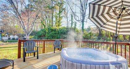 18 Mi to Downtown Atlanta: Quiet Home w/ Fire Pit