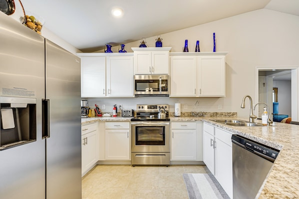 House (3 Bedrooms) | Interior