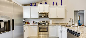 Screened Lanai: Relaxing Retreat in Ocala!