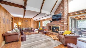 House (4 Bedrooms) | Front of property