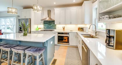Walk to Beach & Central Park: Home in Cape Charles