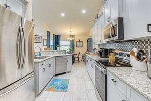 Interior - Beautiful Venice Getaway, 4 Mi to Manasota Beach! (Venice)