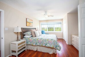 3 bedrooms, desk, iron/ironing board, WiFi - Minutes to Wineries, King Beds, Game Room, Kitchen (Fredericksburg)