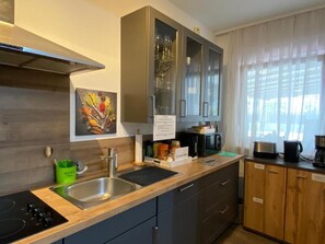 Fridge, microwave, oven, stovetop