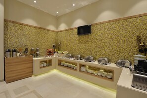 Frokostbuffé hver dag (INR 450 per person)