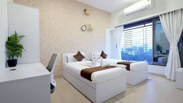 3 bedrooms, desk, iron/ironing board, WiFi