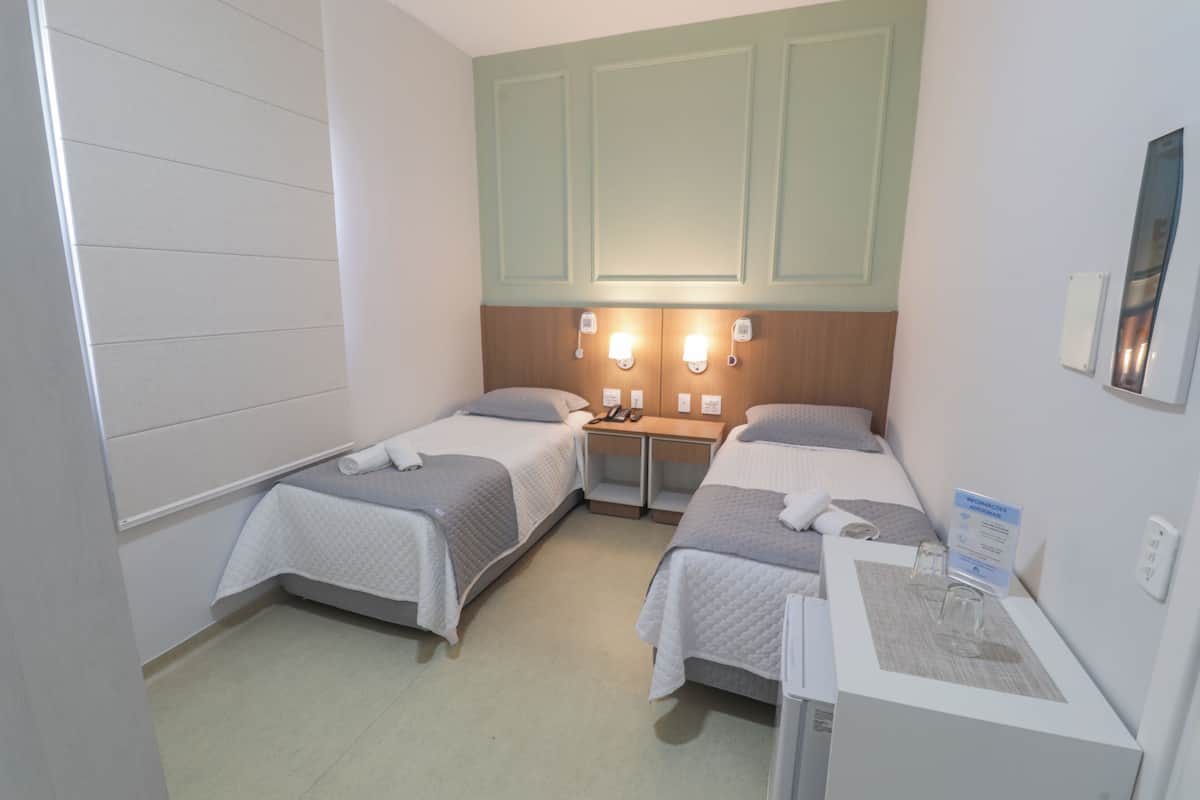 Twin Room | In-room safe, laptop workspace, free WiFi