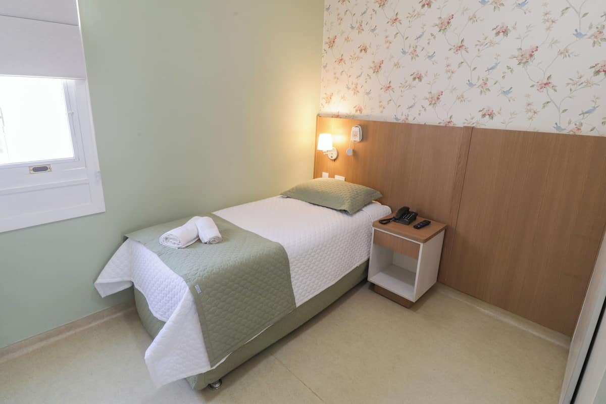 Single Room | In-room safe, laptop workspace, free WiFi