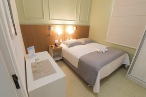 Double Room, 1 Double Bed | In-room safe, laptop workspace, free WiFi - Santorini Hotel Ltda (Águas da Prata)
