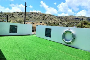 Habitación Confort con 1 cama doble o 2 individuales, vistas a la montaña | Terraza o patio