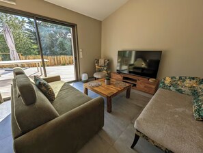 TV, books, stereo
