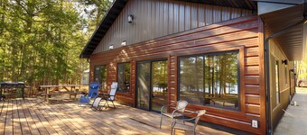 Modern 1-bedroom, with AC, fitness room,
 &indoor basketball hoop in Side Lake.