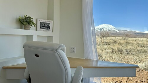 La Sal Lookout – A Tiny Retreat with Big Views