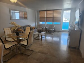 Dining - Your Perfect Florida Getaway Awaits! (Hollywood)