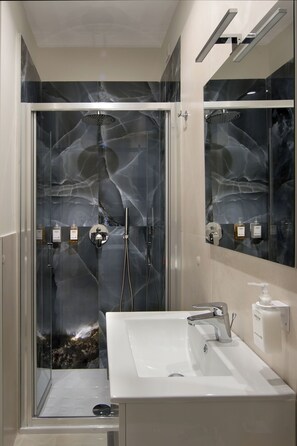 Superior Double or Twin Room | Meja, Wi-fi percuma 