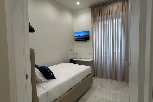 Superior Single Room | Desk, free WiFi