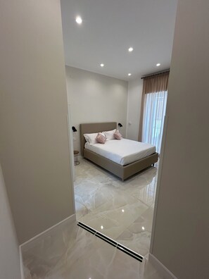 Superior Double or Twin Room | Desk, free WiFi - Domus Milone (Naples)