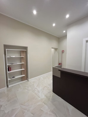 Reception - Domus Milone (Naples)