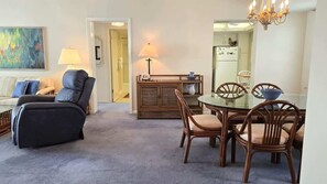Smart TV, offices - Island Reef #501 - Beautiful Condo with Beach and (Fort Myers Beach)
