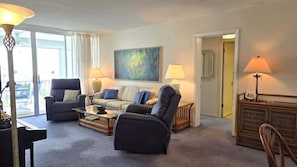 Smart TV, offices - Island Reef #501 - Beautiful Condo with Beach and (Fort Myers Beach)