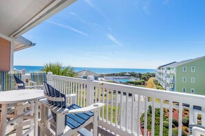 Property grounds - Pebble Beach D302: Gorgeous 3BR oceanfront, top floor, views & sunsets! (Emerald Isle)