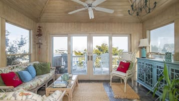 House, 2 Bedrooms | Living area | Smart TV, streaming services