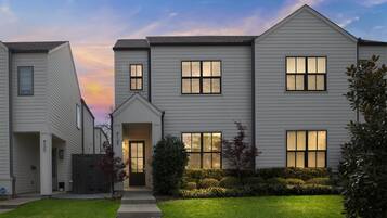 Duplex, 3 Bedrooms | Exterior