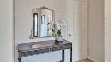 House, 4 Bedrooms | Interior