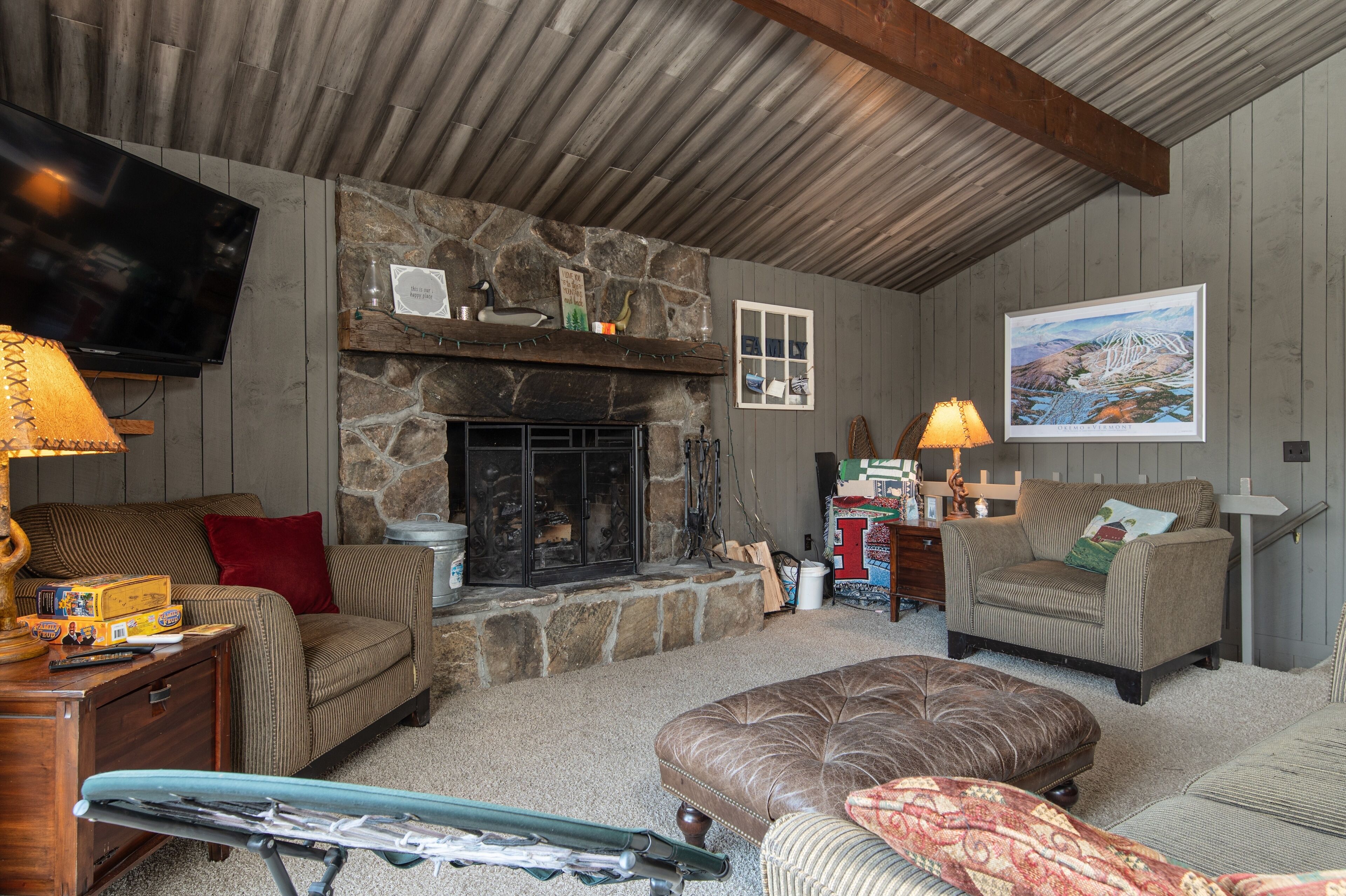 Cabin, 4 Bedrooms | Living area | Smart TV