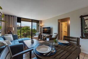 Leilighet, 2 soverom | Oppholdsområde | Smart-TV