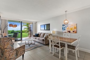 Condo, 2 Bedrooms | Living area