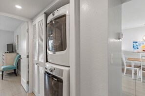 Interior - Kihei Beach, #109 2 Bedroom Condo (Kihei)