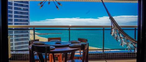 基本公寓 | 室外用餐