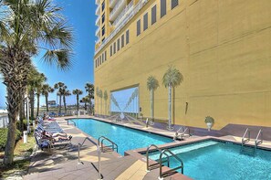 A heated pool - 🌊Stunning Gulf Views-Fab Amenities-Sterling Reef 905🌊 (Panama City Beach)