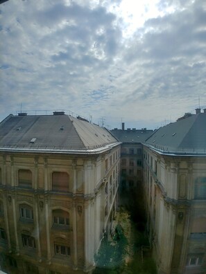 Front of property - City View Apartment SOHO (Budapest)