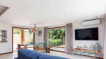 Casa luxo, 4 quartos, piscina particular | Área de estar