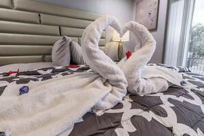 Room - Villa in the HEART of town (Las Vegas)