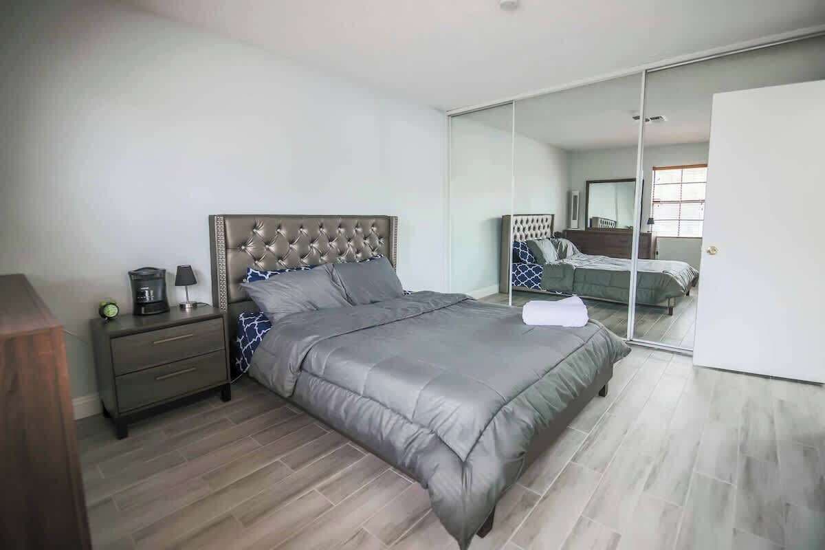 3 habitaciones, tabla de planchar con plancha, cuna de viaje y wifi 